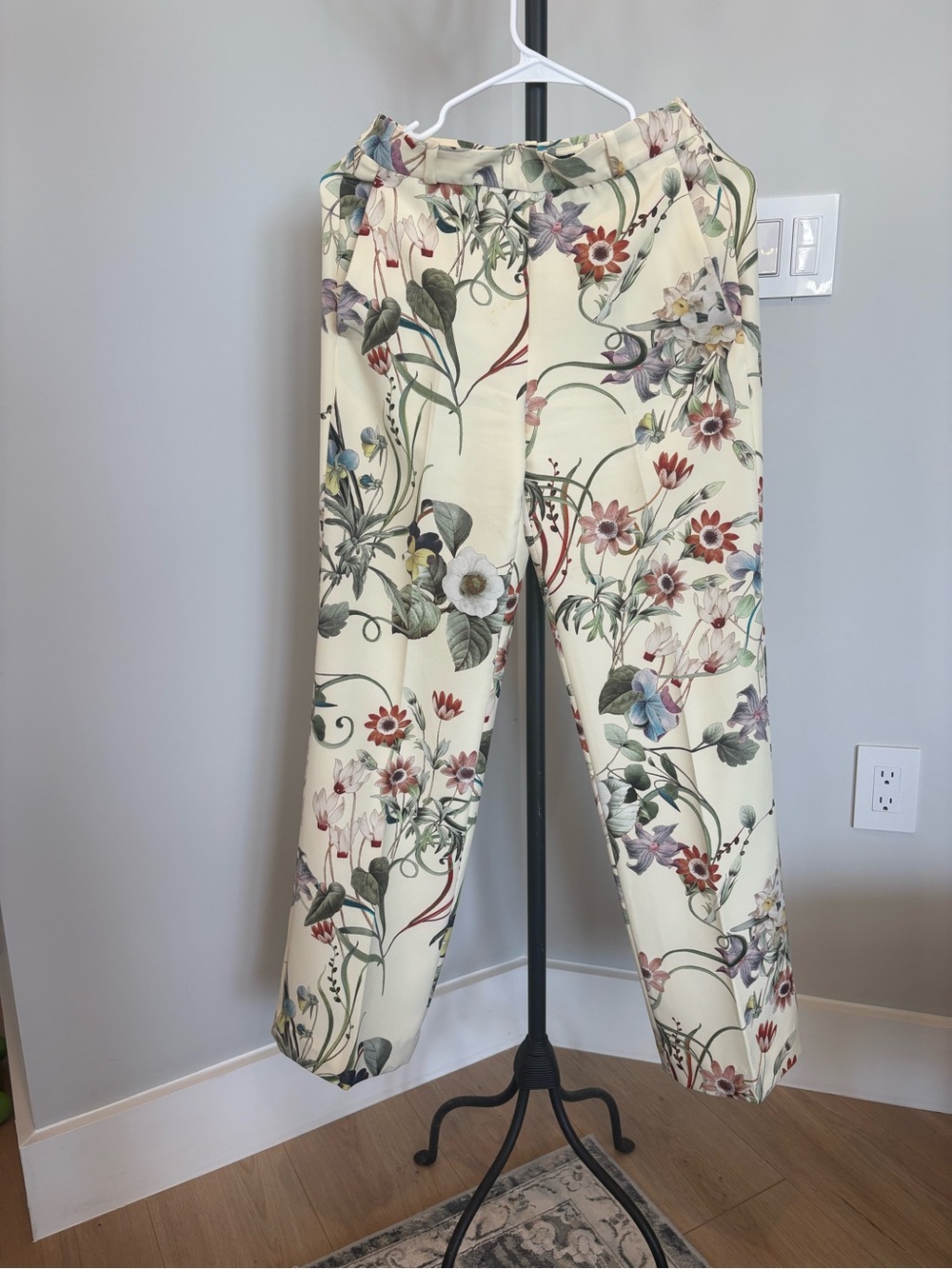 Zara Woman Floral Print Pants Size XS